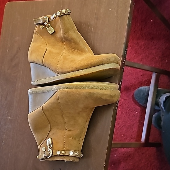 Girl's MK Cara Wedge Booties - Picture 7 of 11